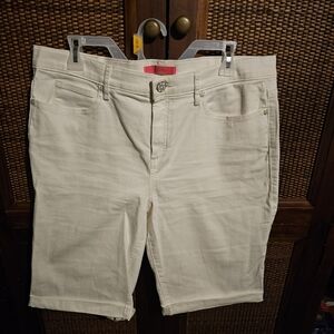 Lily Pulitzer EUC Womens 16 White Women's Bermuda Shorts